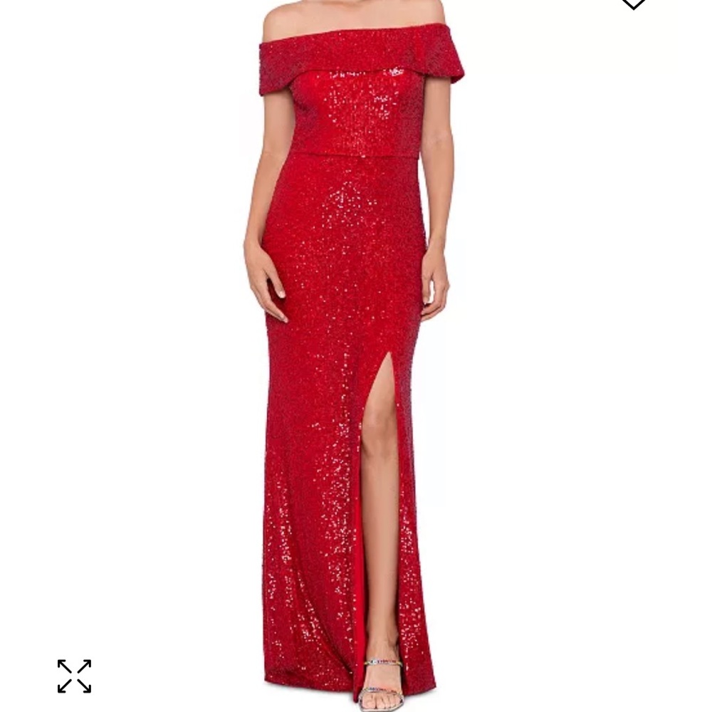 Beautiful red sequin dress. ❤️